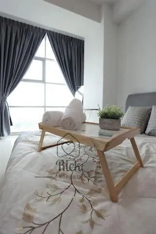 Ss15 Courtyard Subang Jaya Sunway Cozy Modern Studio Google Tv Netflix Lrt 100M #03 Apartment